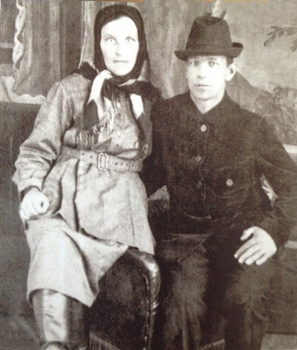 Родители: Прасковья Петровна Лыткина, Николай Петрович Обрядин. Фото 1920-е